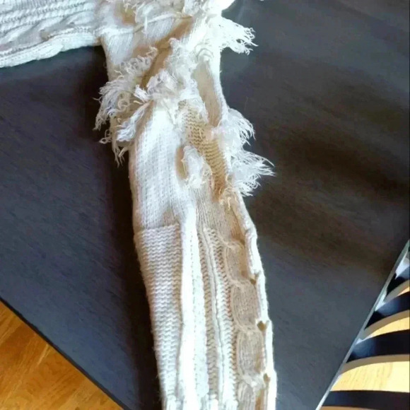 Fate Sweater NWOT - Picture 4 of 4